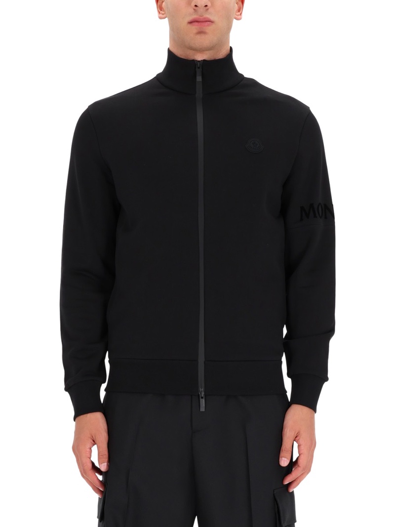 ZIP SWEATSHIRT.