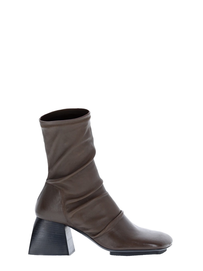 CLEATED BOOTS