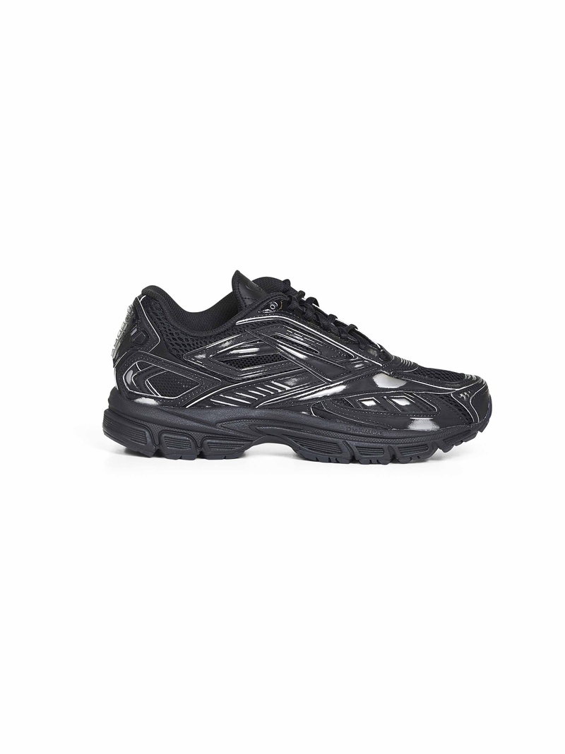 Reebok Sneakers