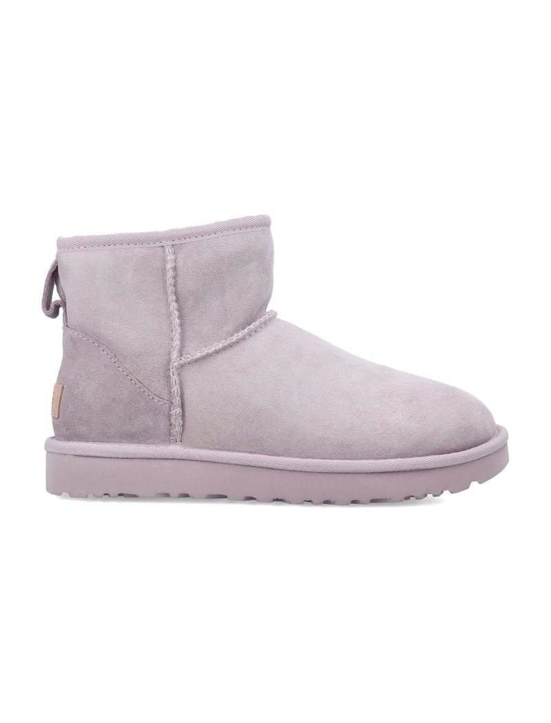 UGG Flat shoes