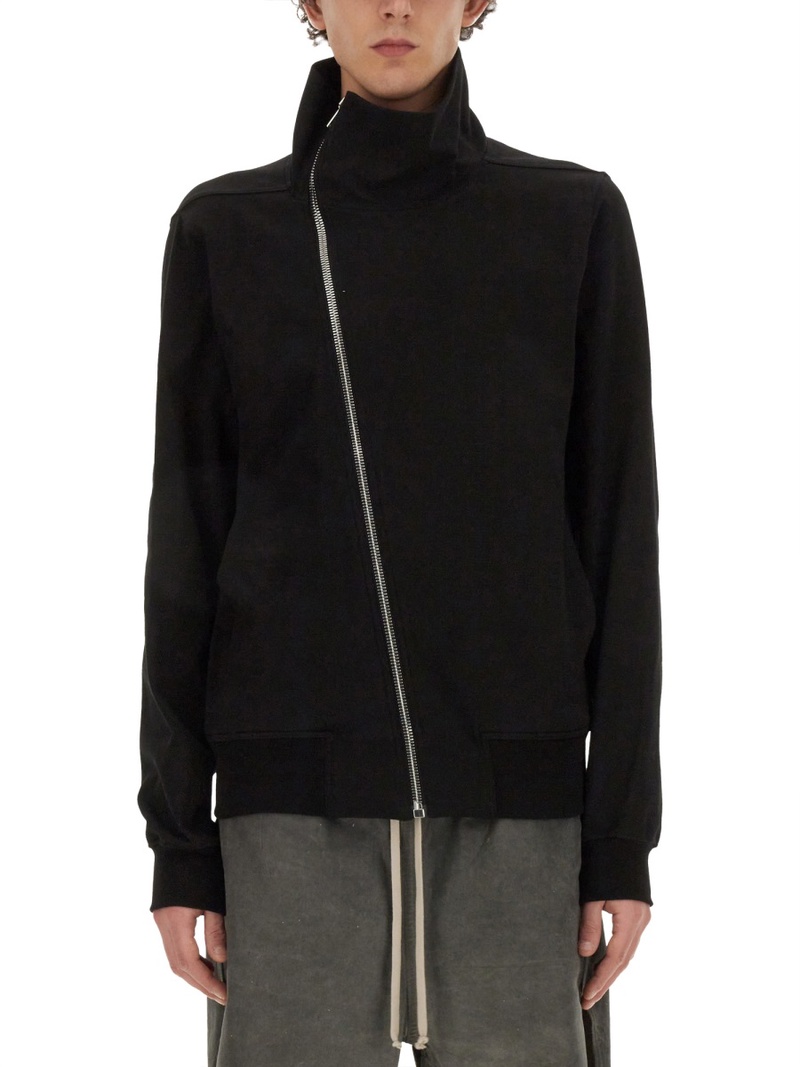 ZIP SWEATSHIRT.
