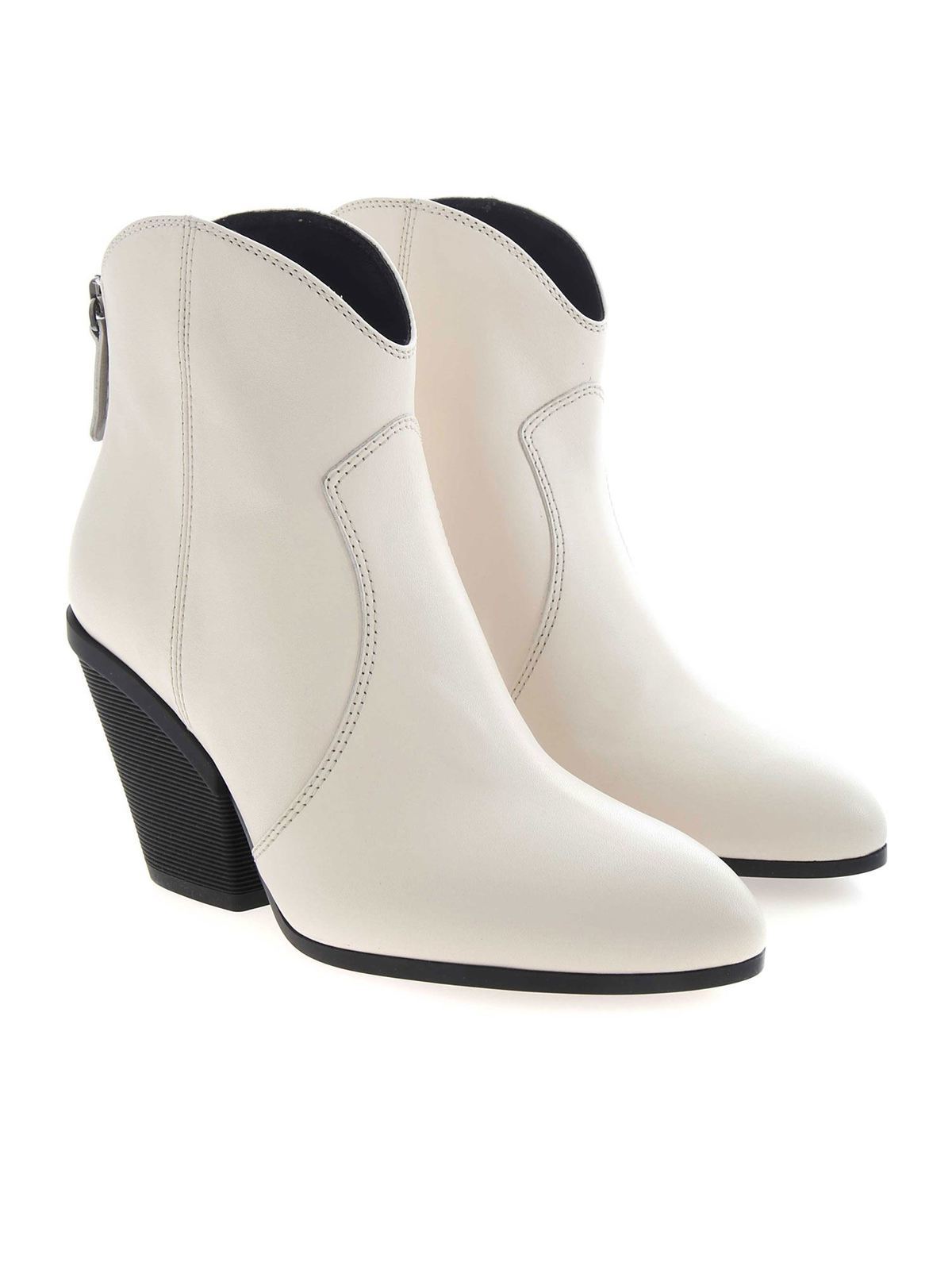 Texan ankle boots in Ecru color HXW5810DS10O6LB018 (HOGAN / ブーツ ) | HOGAN (ホーガン)(1)