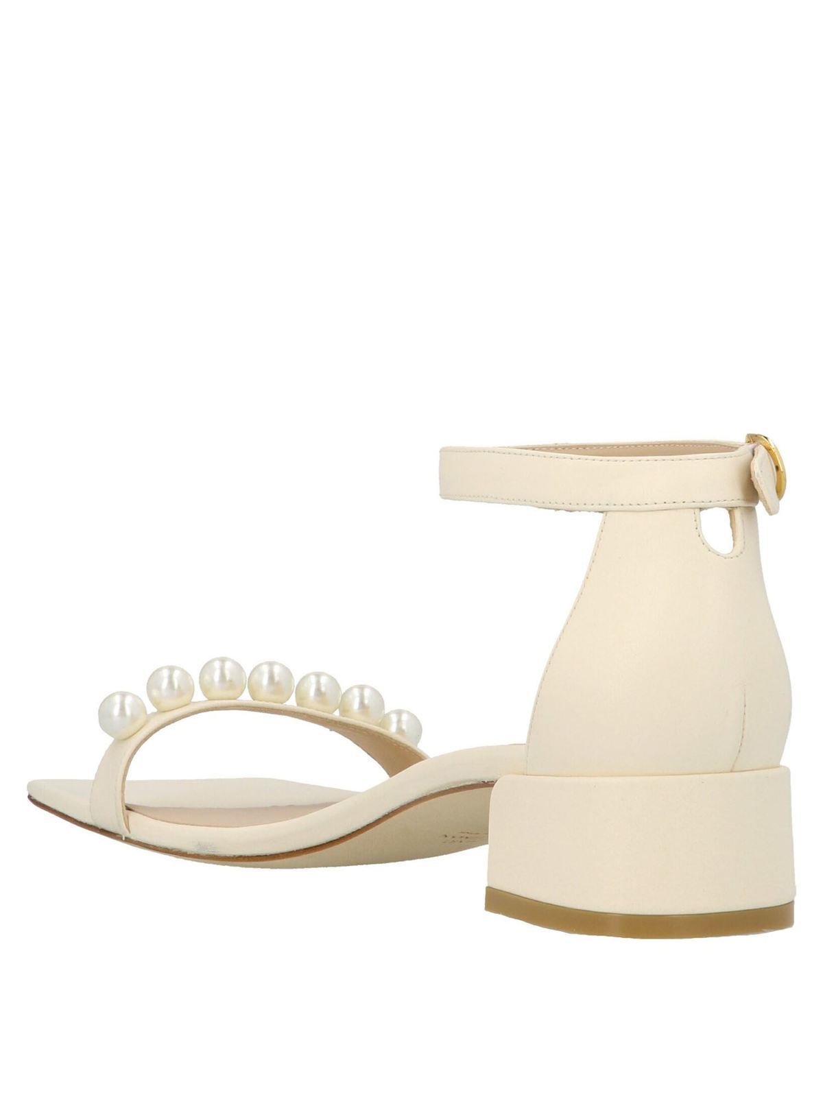 Nudist June sandals in white NUDISTJUNESQUPEARLSEASHELL (STUART WEITZMAN / サンダル ) | STUART WEITZMAN (スチュアートワイツマン)(1)