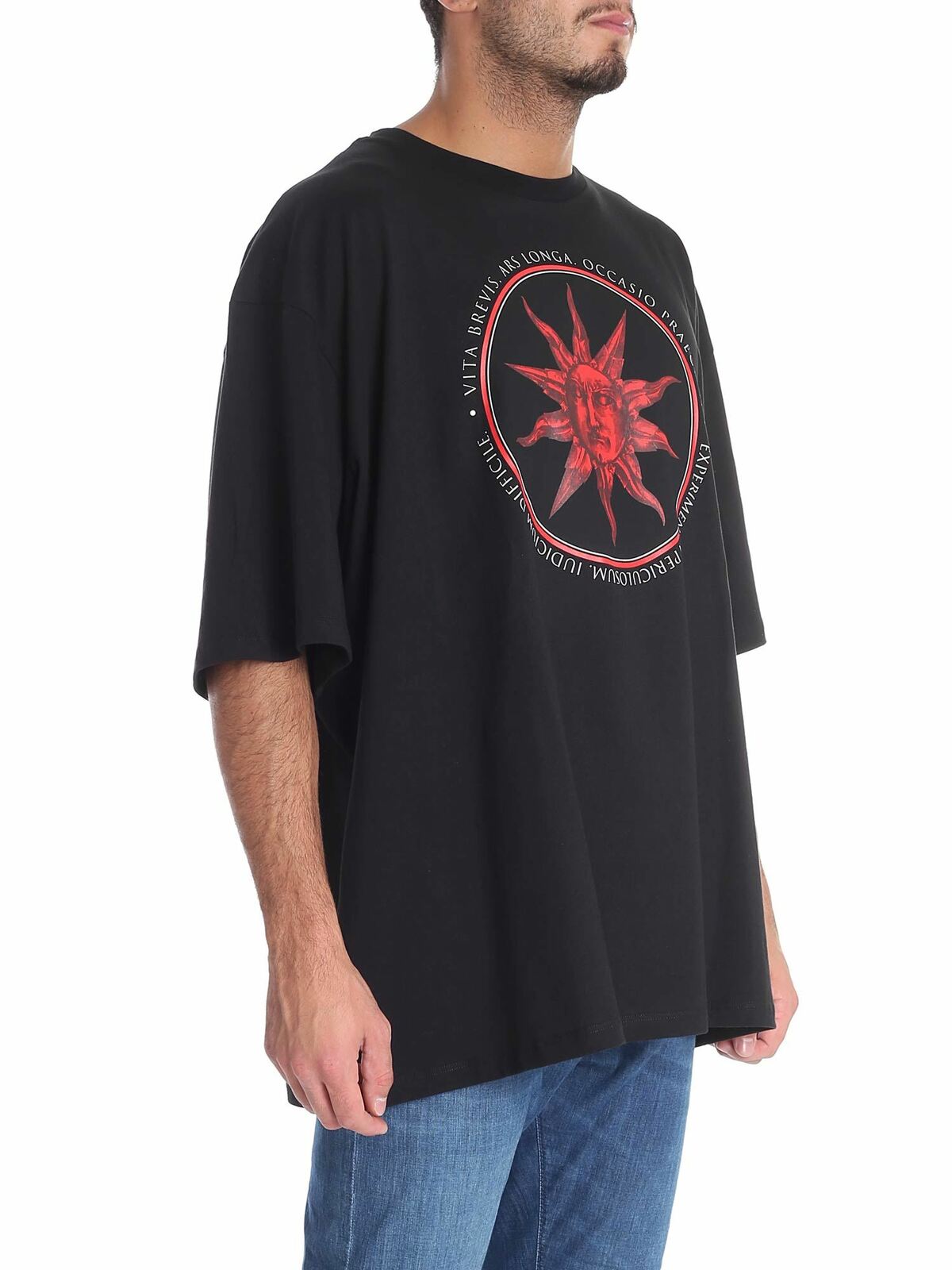 Black T-shirt with red sun print FPU7106P0303999 (FAUSTO PUGLISI / Tシャツ・カットソー ) | FAUSTO PUGLISI (ファウスト プリージ)(1)