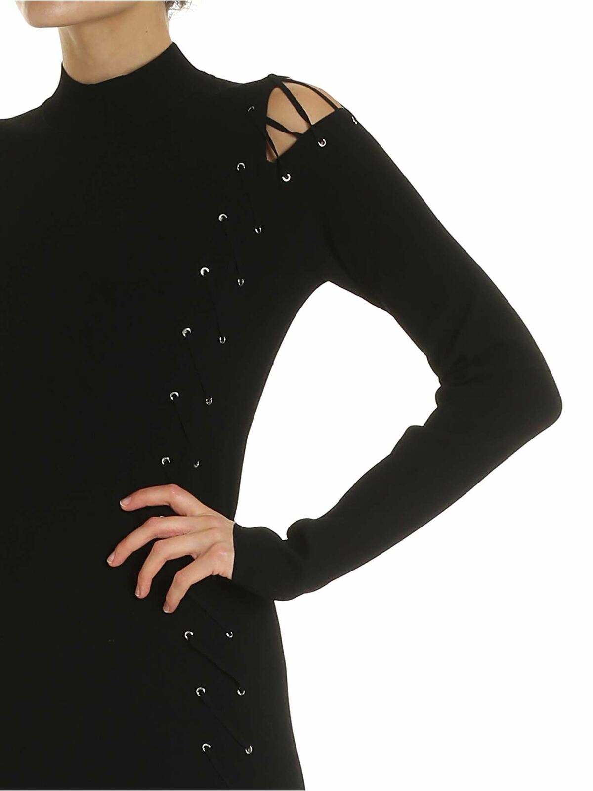 Long dress in black with shoulder cut-out 550434RNK201000 (McQ / ワンピース・ドレス・オールインワン ) | McQ (マックキュー)(3)