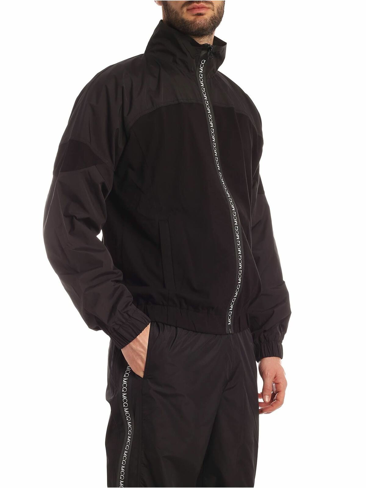 MCQ bands jacket in black 577189ROT291000 (McQ / カジュアルジャケット・ベスト ) | McQ (マックキュー)(1)