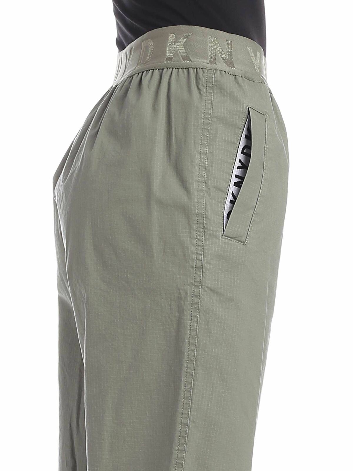 Branded elastic pants in sage green P9JK0DQOSAG (DKNY / パンツ ) | DKNY (ディーケーエヌワイ)(3)