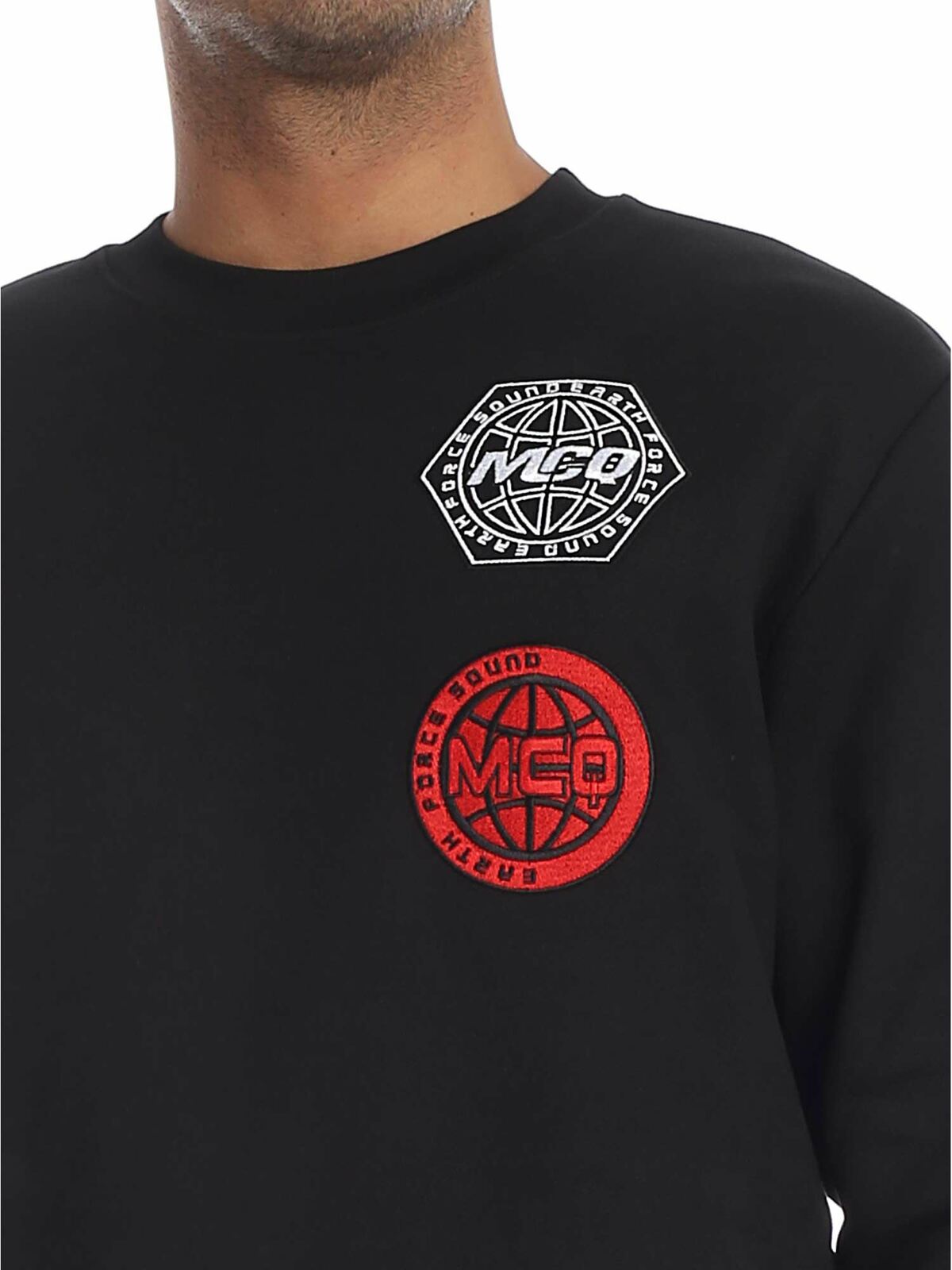 Black sweatshirt with McQ patch 415099RNT171000 (McQ / スウェット・フーディー ) | McQ (マックキュー)(3)