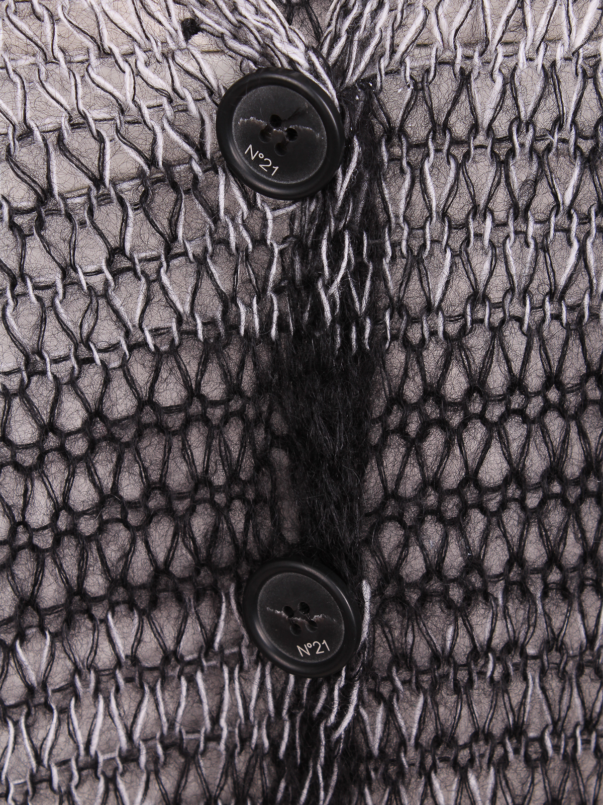 V-neck knitted cardigan A005001 (N°21 / ニット・セーター・カーディガン ) | N°21 (ヌメロ ヴェントゥーノ)(2)