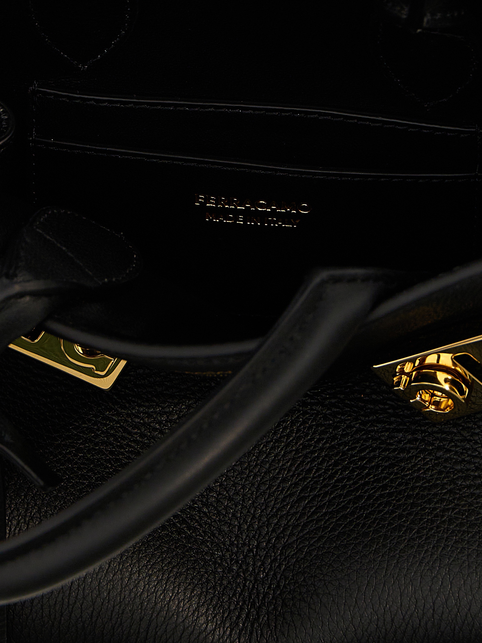 'Hug Mini' handbag 768853NERO (FERRAGAMO / ハンドバッグ・ショルダーバッグ ) | FERRAGAMO (フェラガモ)(3)