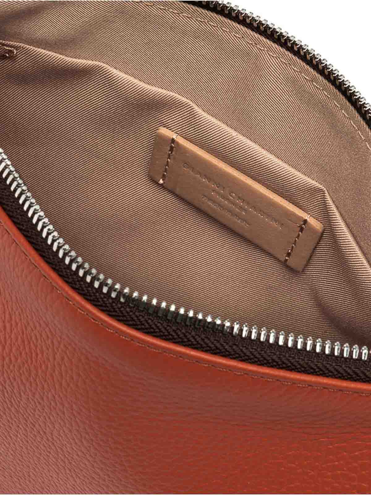 Nora clutch bag in hammered leather BS10225GRN13618 (GIANNI CHIARINI / クラッチバッグ・ポーチ ) | GIANNI CHIARINI (ジャンニ キアリーニ)(3)