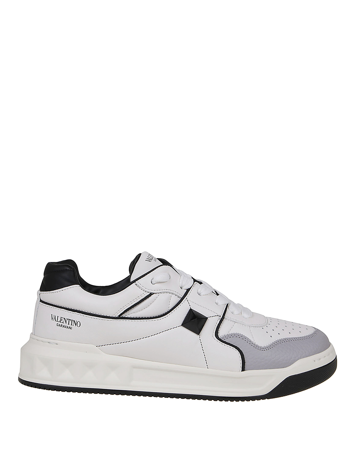 One stud low-top sneakers YS0E71NWN0N2 (Valentino Garavani / スニーカー ) | Valentino Garavani (ヴァレンティノ)