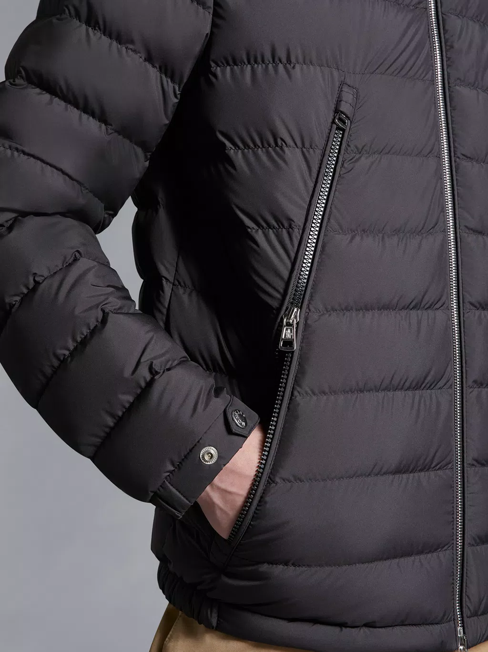 Moncler Coats Black J10911A0014054A81998 (Moncler / ダウンジャケット・コート ) | Moncler (モンクレール)(5)