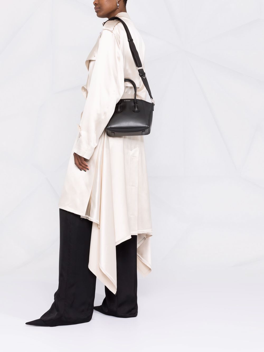 Givenchy Bags.. Black BB50NVB1A4ANTIGONA001 (GIVENCHY / ハンドバッグ・ショルダーバッグ ) | GIVENCHY (ジバンシィ)(1)