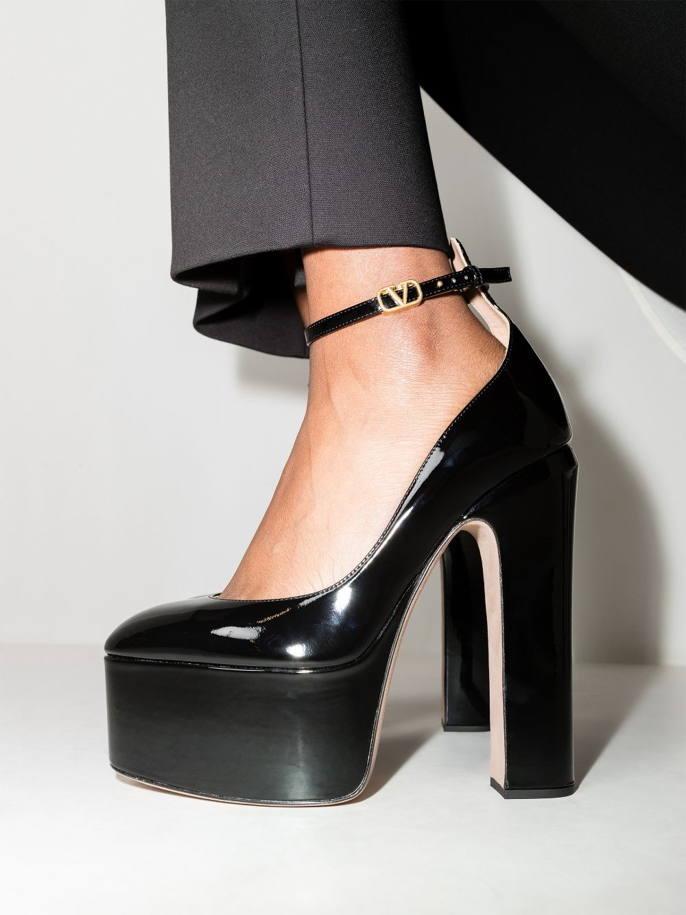 Valentino Garavani With Heel Black (Valentino Garavani