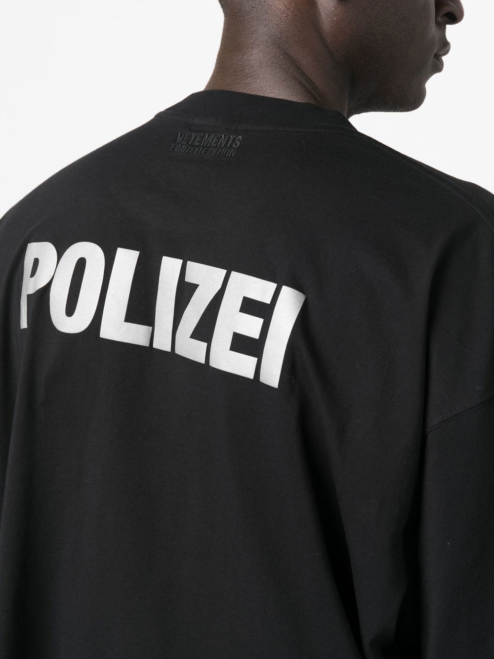 Vetements T-shirts and Polos Black UE63TR451BBLACK (VETEMENTS / Tシャツ・カットソー ) | VETEMENTS (ヴェトモン)(3)