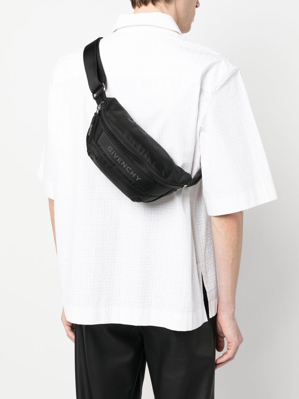 Givenchy Bags.. Black BKU040K1RGGTREK001 (GIVENCHY / ボディ・ベルトバッグ ) | GIVENCHY (ジバンシィ)(1)