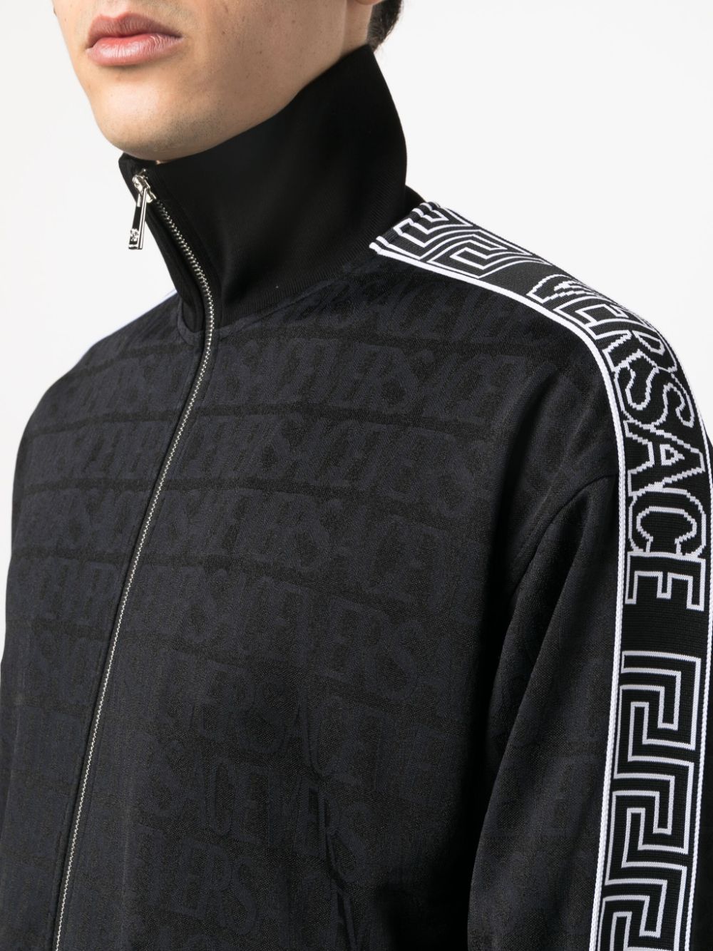 Versace Sweaters Black 10106851A077481B000 (VERSACE / カジュアルジャケット・ベスト ) | VERSACE (ヴェルサーチェ)(4)
