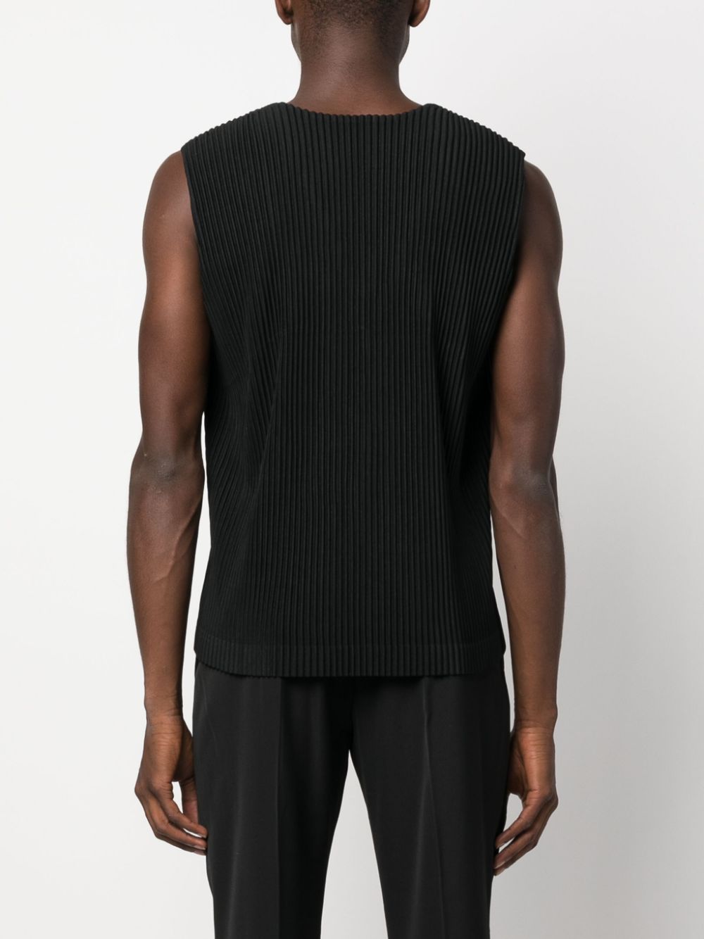 HOMME PLISSE' ISSEY MIYAKE Sweaters Black HP38JE41115 (HOMME PLISSÉ ISSEY MIYAKE / カジュアルジャケット・ベスト ) | HOMME PLISSÉ ISSEY MIYAKE (オムプリッセ イッセイ ミヤケ)(2)