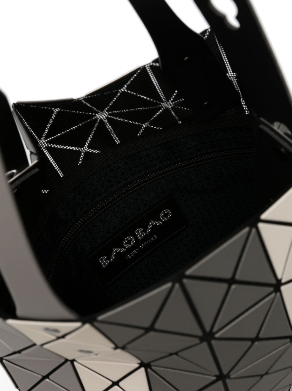 Bao Bao Issey Miyake Bags.. Grey BB38AG547PRISM18 (BAO BAO ISSEY MIYAKE / トートバッグ ) | BAO BAO ISSEY MIYAKE (バオバオイッセイミヤケ)(4)