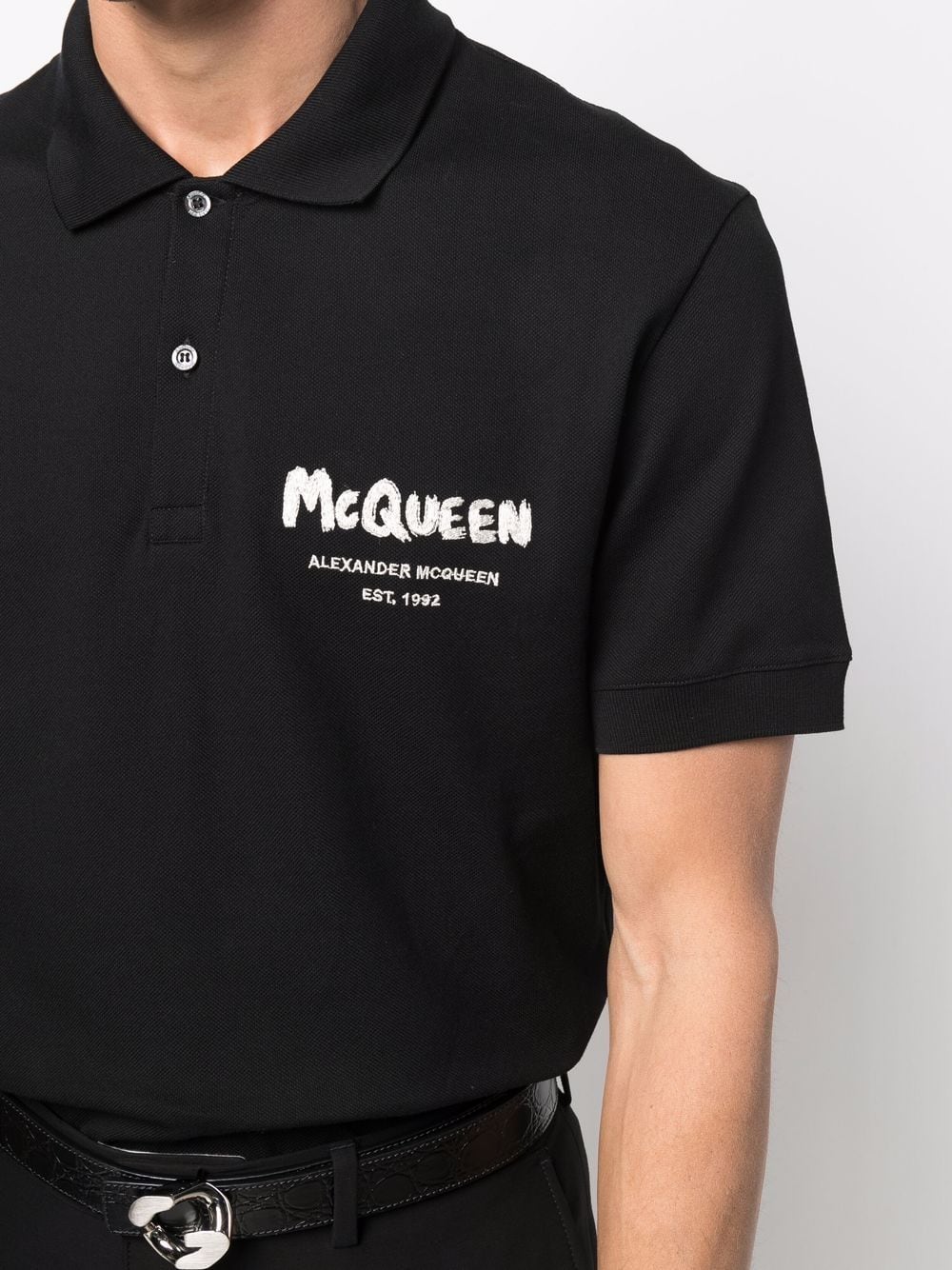 Alexander McQueen T-shirts and Polos Black 662551QRX331000 (Alexander McQUEEN / ポロシャツ ) | Alexander McQUEEN (アレキサンダー・マックイーン)(2)