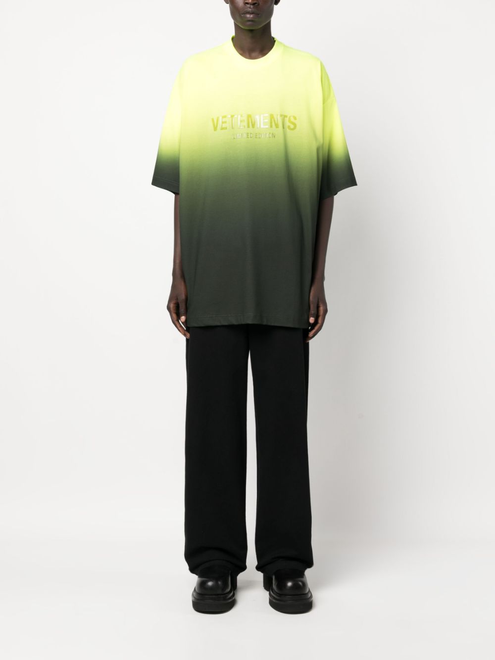 Vetements T-shirts and Polos Yellow UE54TR160YNEONYELLOW (VETEMENTS / Tシャツ・カットソー ) | VETEMENTS (ヴェトモン)(3)