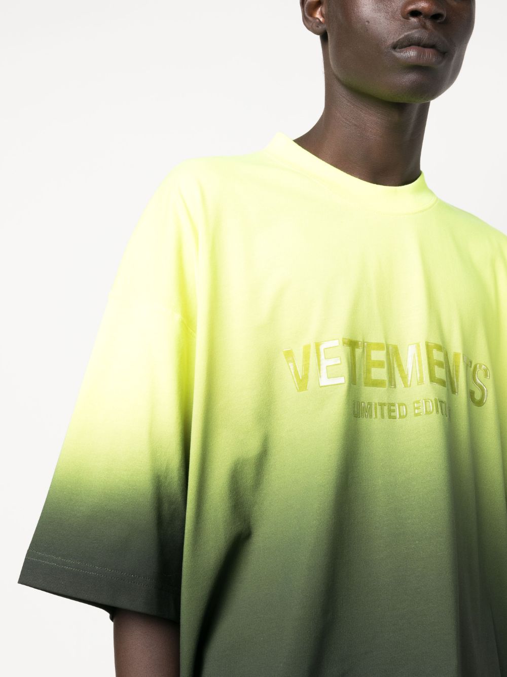 Vetements T-shirts and Polos Yellow UE54TR160YNEONYELLOW (VETEMENTS / Tシャツ・カットソー ) | VETEMENTS (ヴェトモン)(4)