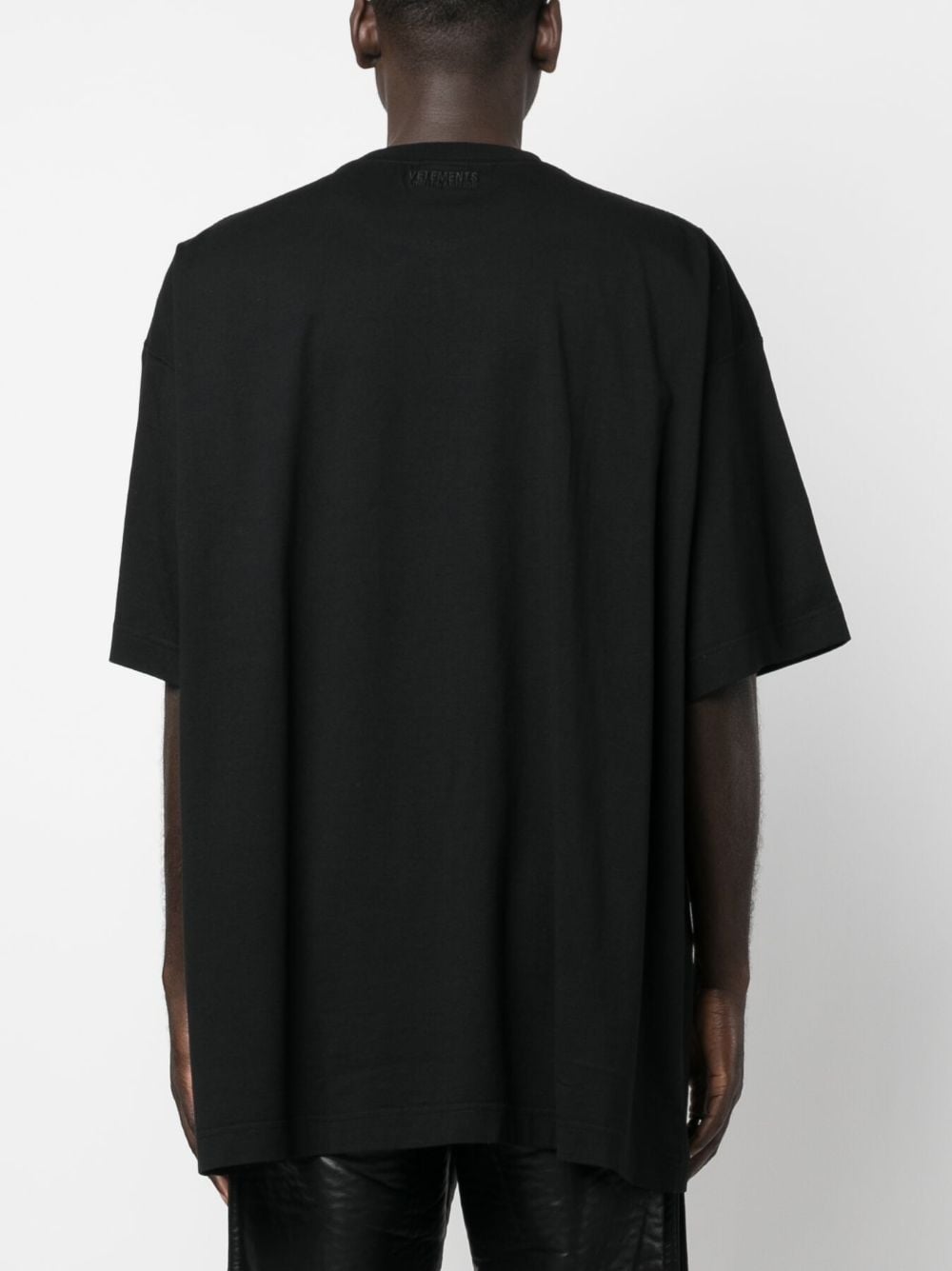 Vetements T-shirts and Polos Black UE54TR100BDBLACK (VETEMENTS / Tシャツ・カットソー ) | VETEMENTS (ヴェトモン)(3)
