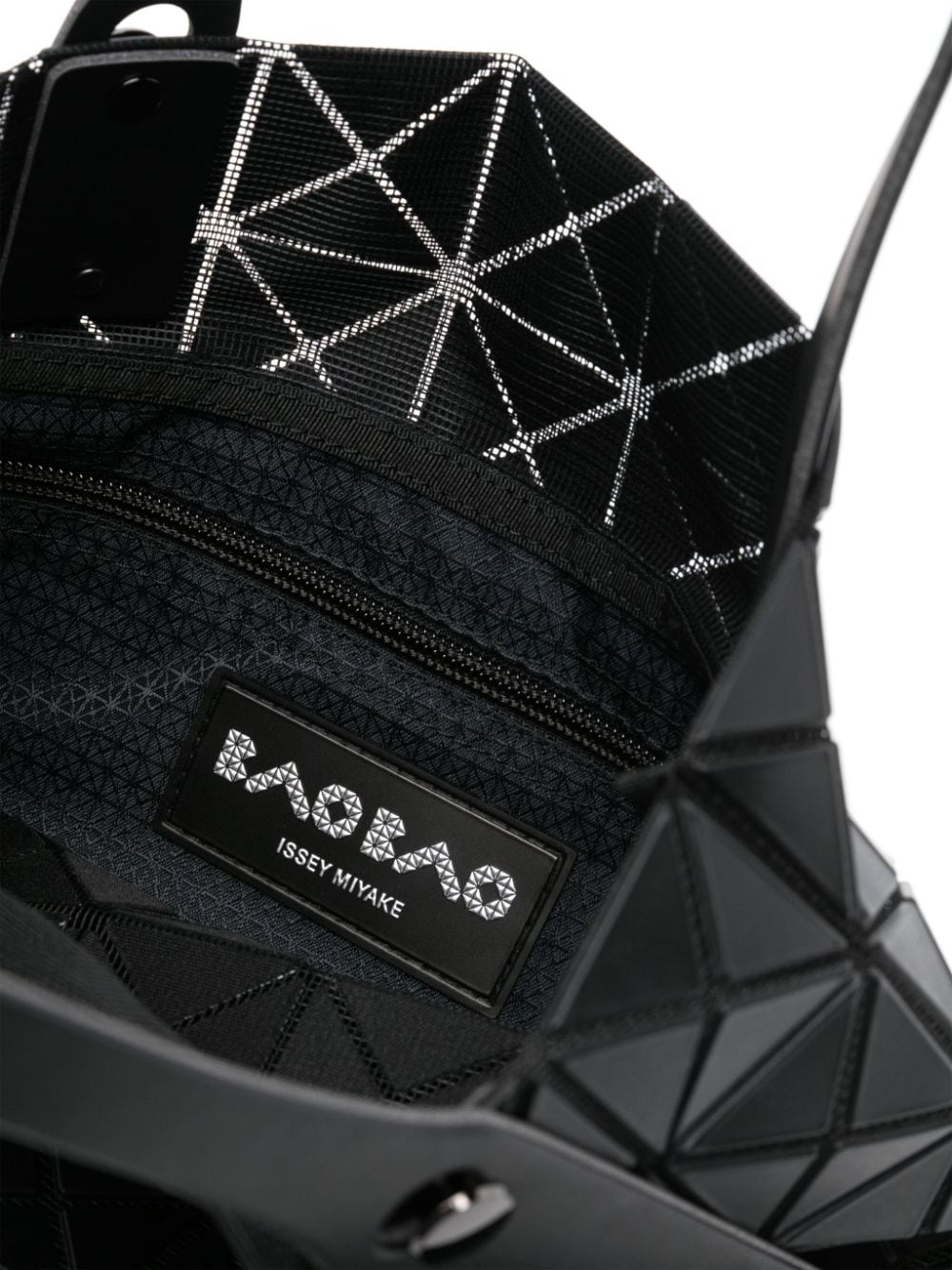 Bao Bao Issey Miyake Bags.. Black BB46AG50716 (BAO BAO ISSEY MIYAKE / トートバッグ ) | BAO BAO ISSEY MIYAKE (バオバオイッセイミヤケ)(2)