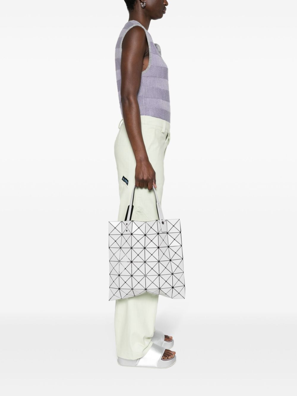 Bao Bao Issey Miyake Bags.. Light Grey BB46AG68311 (BAO BAO ISSEY MIYAKE / トートバッグ ) | BAO BAO ISSEY MIYAKE (バオバオイッセイミヤケ)(2)