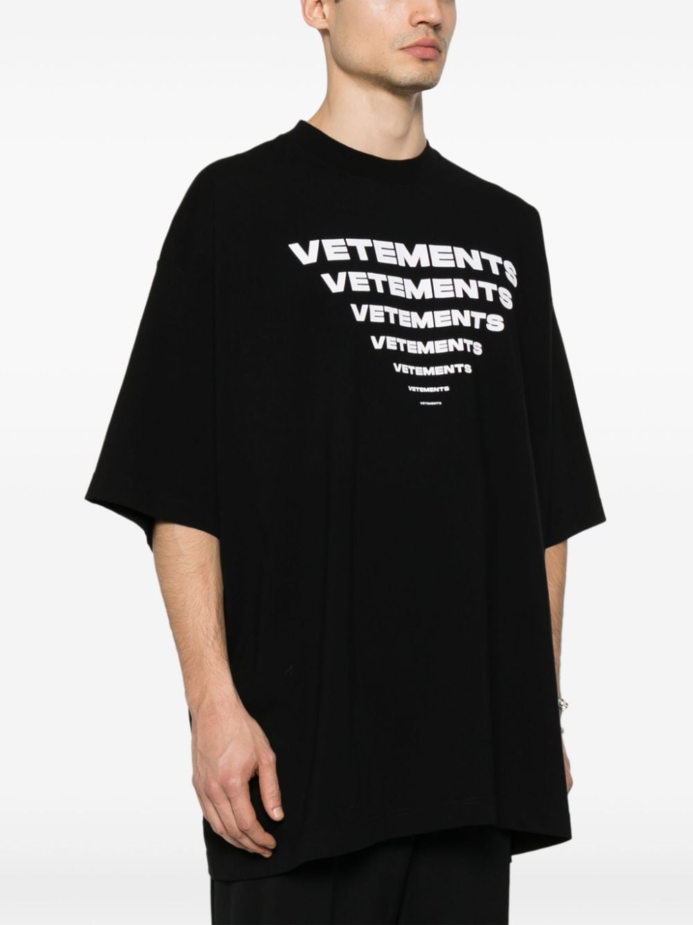 Vetements T-shirts and Polos Black UE64TR140BBLACK (VETEMENTS / Tシャツ・カットソー ) | VETEMENTS (ヴェトモン)(4)