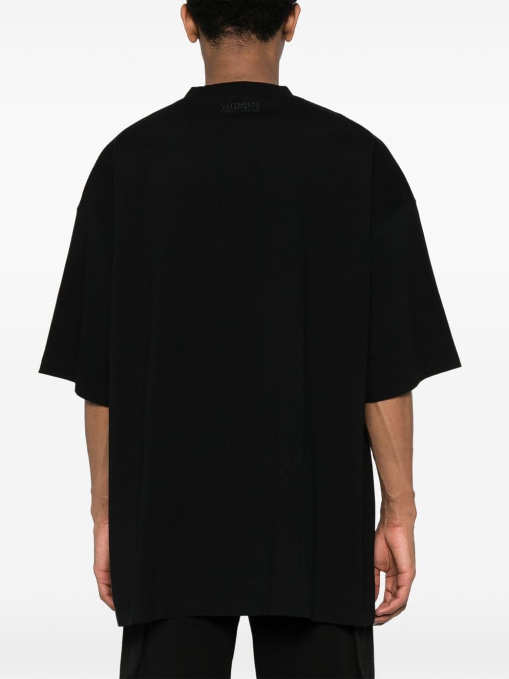 Vetements T-shirts and Polos Black UE64TR800BBLACKWHITE (VETEMENTS / Tシャツ・カットソー ) | VETEMENTS (ヴェトモン)(1)