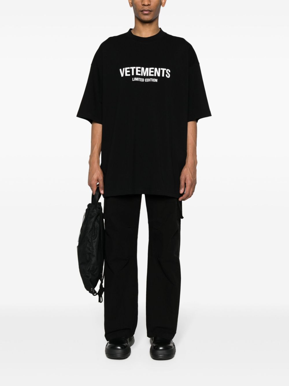 Vetements T-shirts and Polos Black UE64TR800BBLACKWHITE (VETEMENTS / Tシャツ・カットソー ) | VETEMENTS (ヴェトモン)(4)