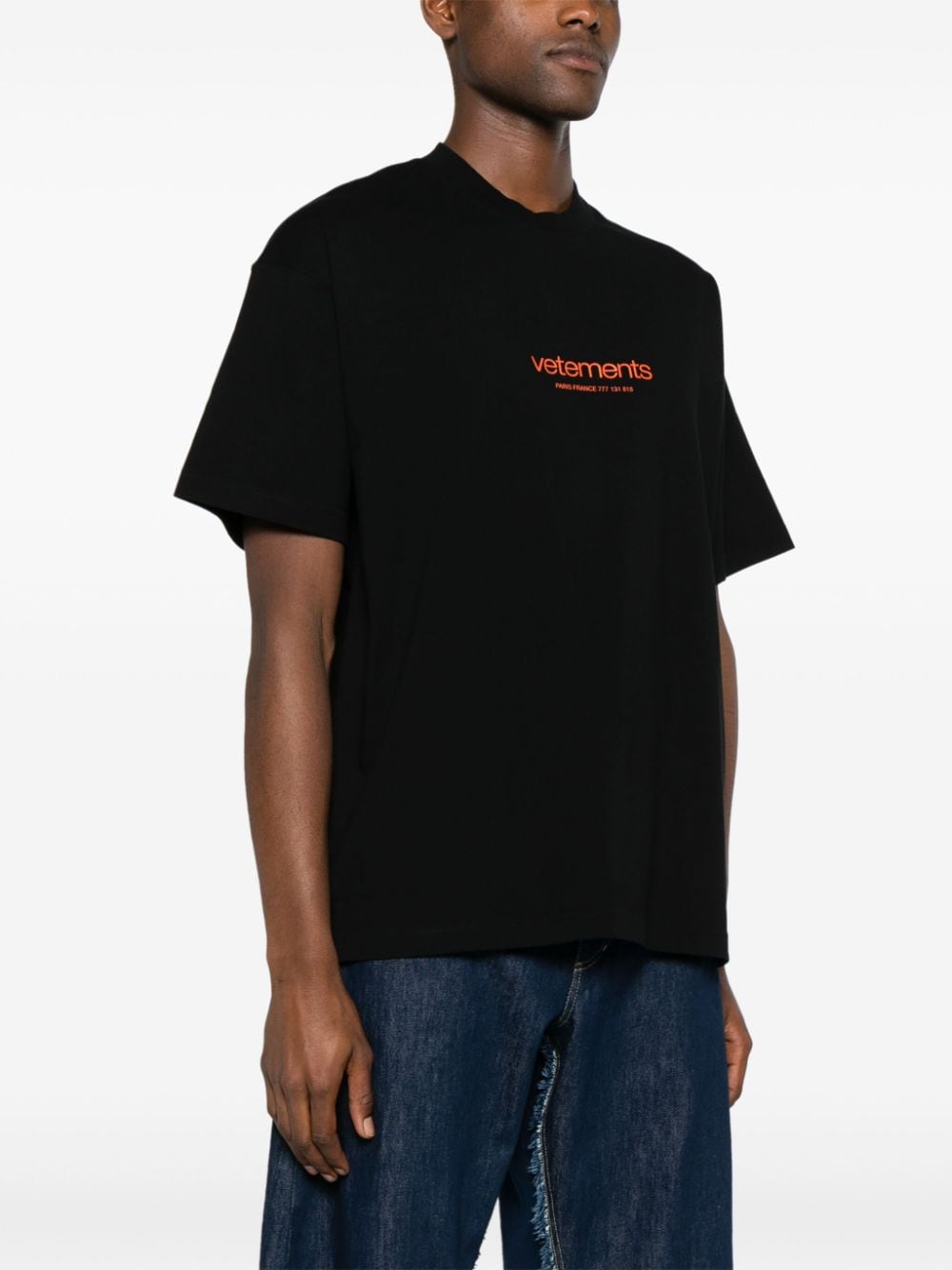 Vetements T-shirts and Polos Black UE64TR150BBLACK (VETEMENTS / Tシャツ・カットソー ) | VETEMENTS (ヴェトモン)(1)