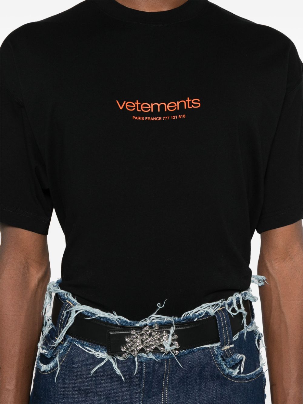 Vetements T-shirts and Polos Black UE64TR150BBLACK (VETEMENTS / Tシャツ・カットソー ) | VETEMENTS (ヴェトモン)(2)