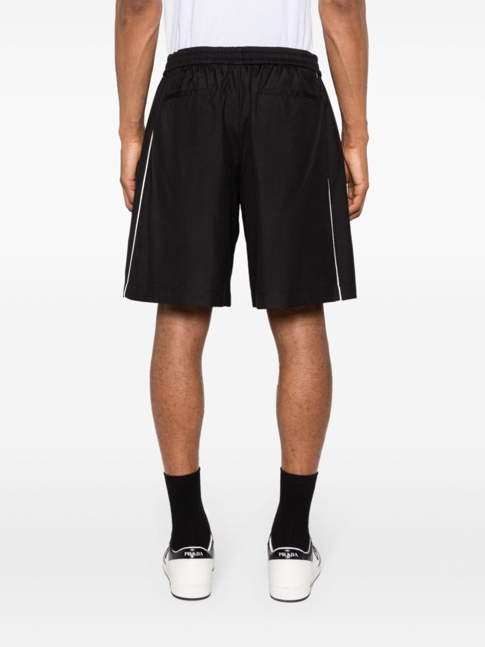 VALENTINOヴァレンティノ 金具付き ショートパンツ ブラック 40サイズ VALENTINO 黒 ショートパンツ ヴァレンティノ ズボン