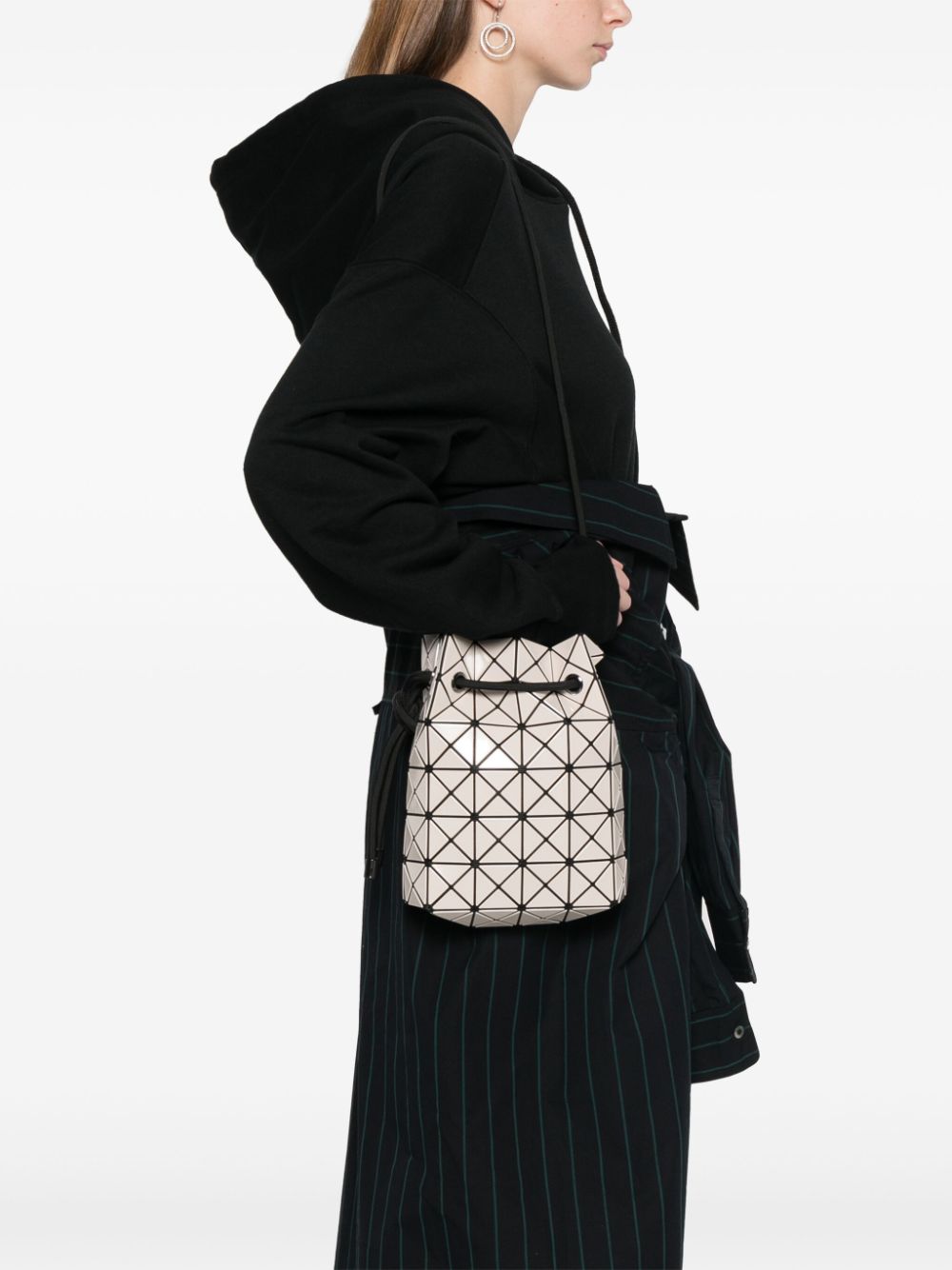 Bao Bao Issey Miyake Bags.. Beige BB48AG53140 (BAO BAO ISSEY MIYAKE / ハンドバッグ・ショルダーバッグ ) | BAO BAO ISSEY MIYAKE (バオバオイッセイミヤケ)(4)