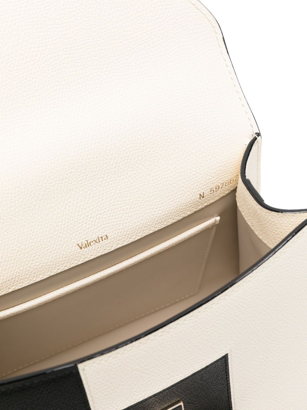 Valextra Bags.. Black WBES0036391IOC99NNWW (VALEXTRA / ハンドバッグ・ショルダーバッグ ) | VALEXTRA (ヴァレクストラ)(1)