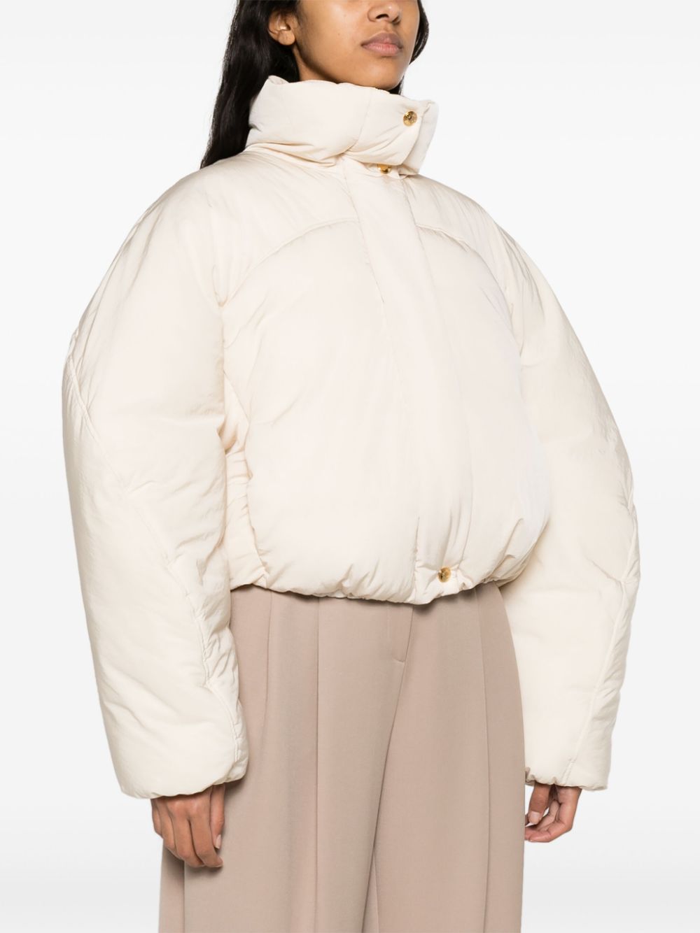 JACQUEMUS Coats White 241CO0491320110 (JACQUEMUS / コート・ダウン ) | JACQUEMUS (ジャックムス)(1)