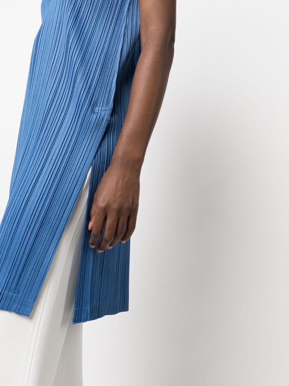 Pleats Please Top Blue PP36JT13373 (PLEATS PLEASE ISSEY MIYAKE / タンクトップ・キャミソール ) | PLEATS PLEASE ISSEY MIYAKE (プリーツ プリーズ イッセイ ミヤケ)(2)