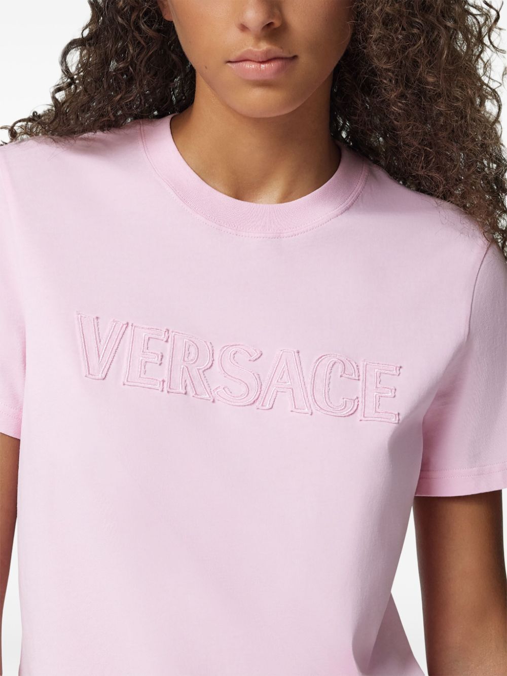 FRINGED LOGO T-SHIRT 10189811A136161PS10 (VERSACE / Tシャツ・カットソー ) | VERSACE (ヴェルサーチェ)(4)