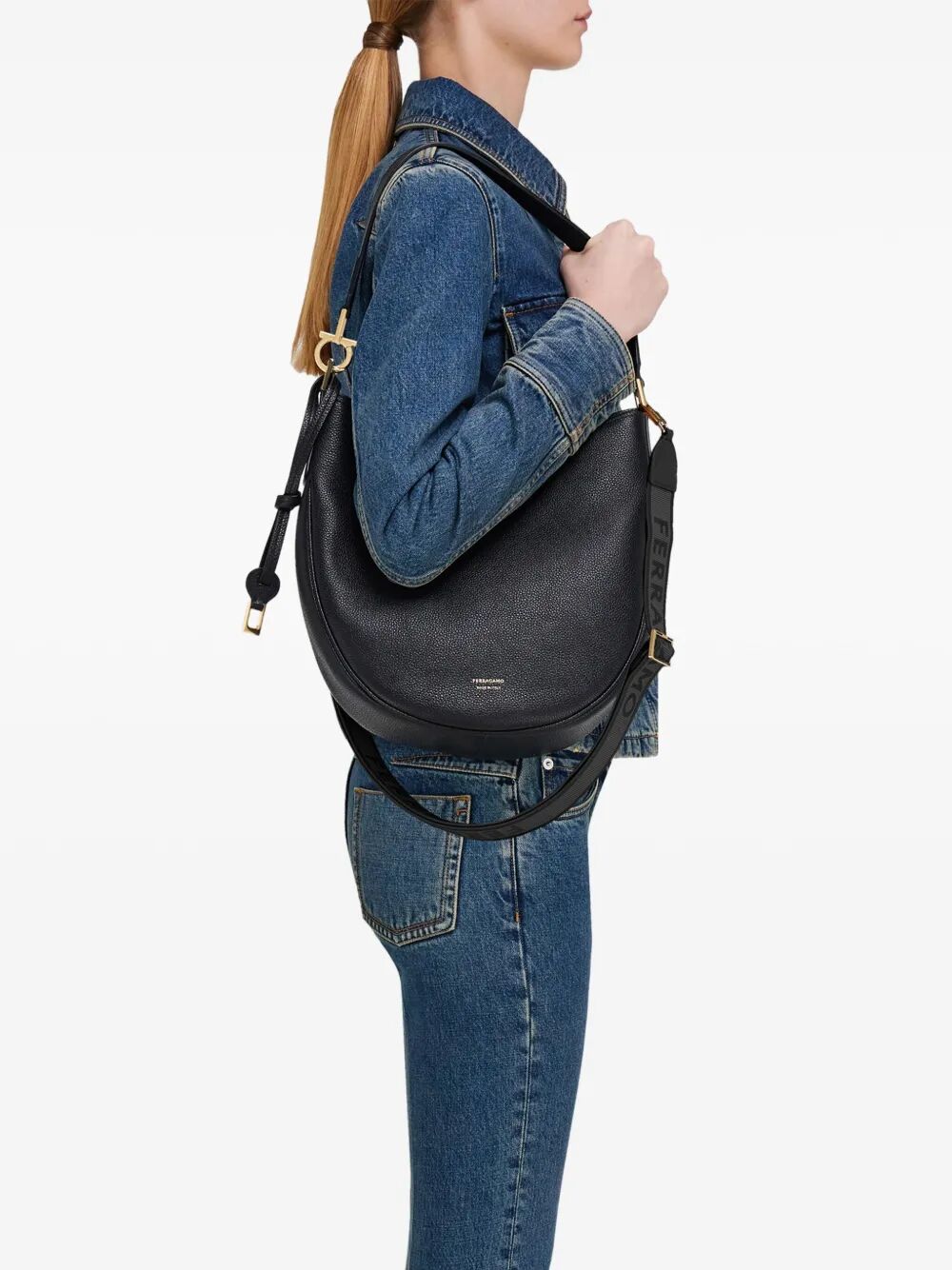 NORTH-SOUTH MEDIUM HOBO BAG 21A1700785028NEROBORGONA (FERRAGAMO / ハンドバッグ・ショルダーバッグ ) | FERRAGAMO (フェラガモ)(1)