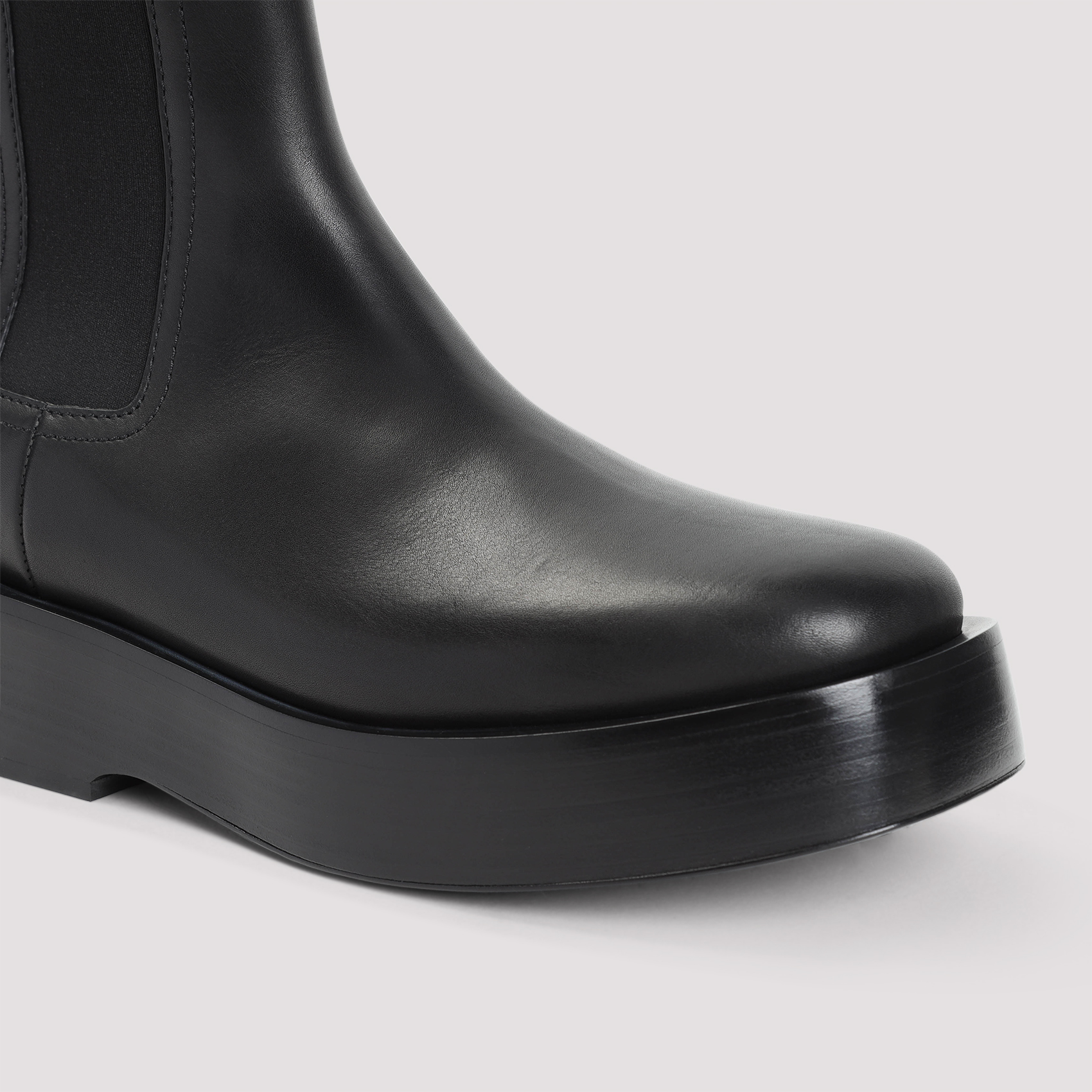 Black leather Chelsea ankle boots 810479V4QK01000 (Bottega Veneta / ブーツ ) | Bottega Veneta (ボッテガ・ヴェネタ)(4)