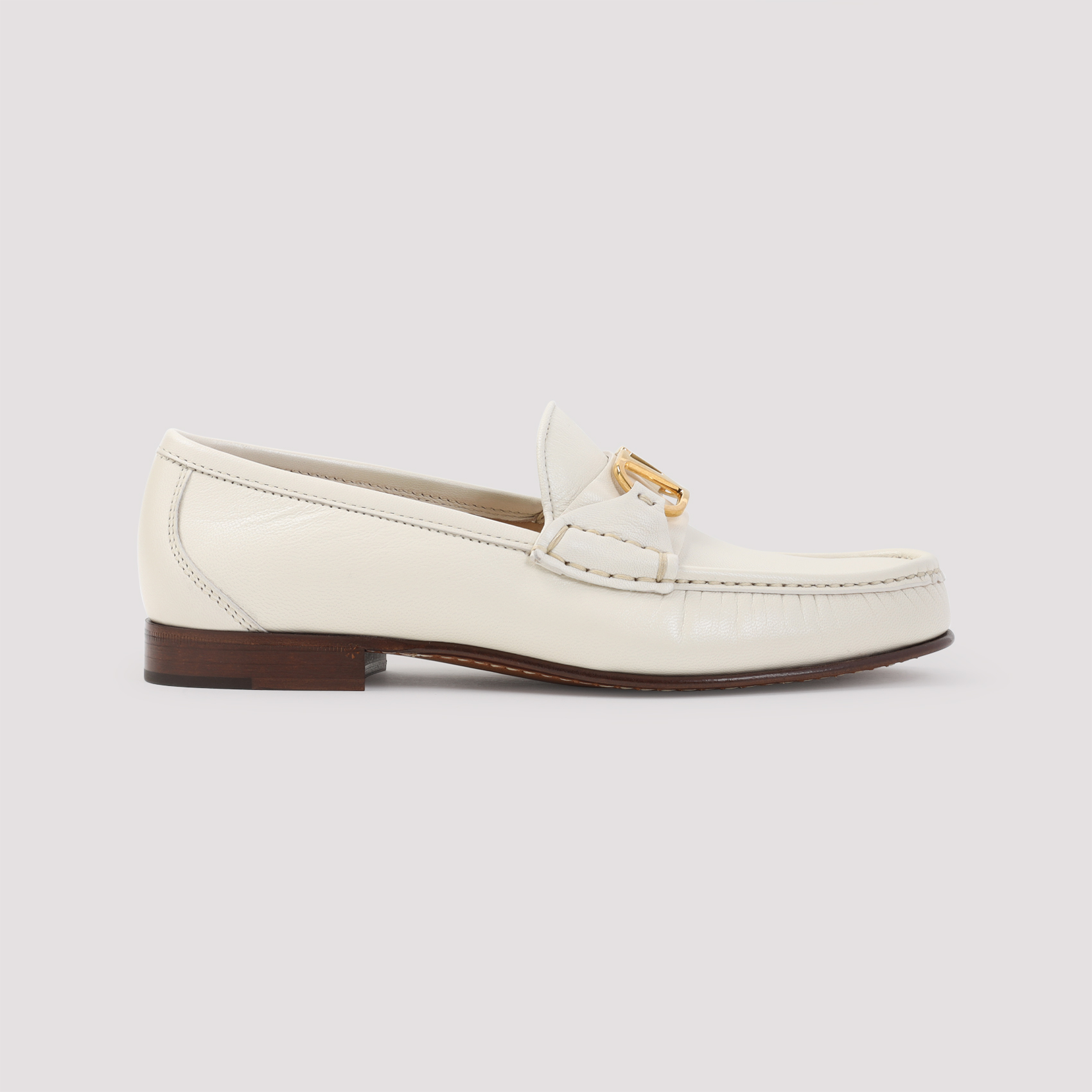 Ivory leather VLogo loafers 6W2S0LM0QCQ098 (Valentino Garavani / ローファー ) | Valentino Garavani (ヴァレンティノ)(1)