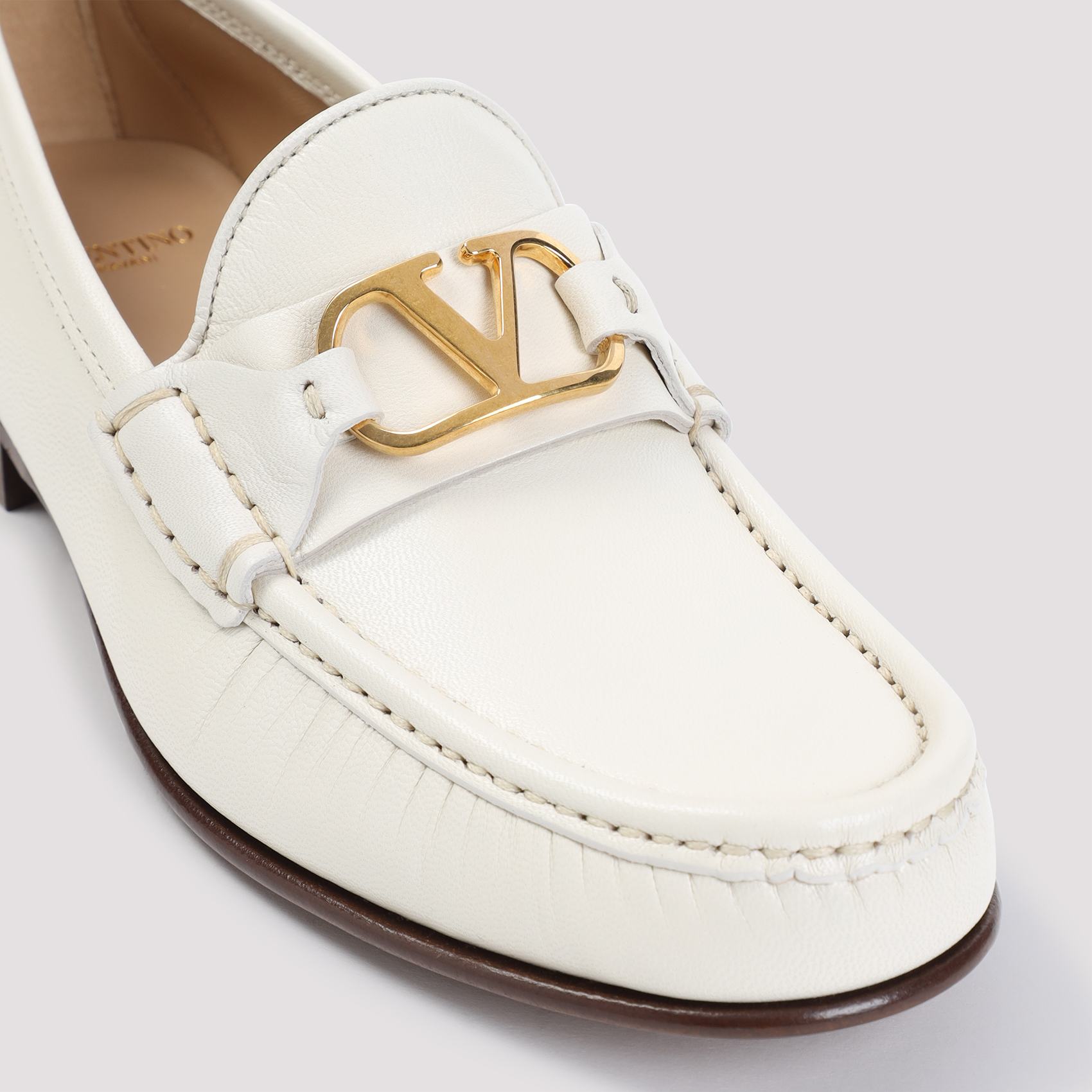 Ivory leather VLogo loafers 6W2S0LM0QCQ098 (Valentino Garavani / ローファー ) | Valentino Garavani (ヴァレンティノ)(4)