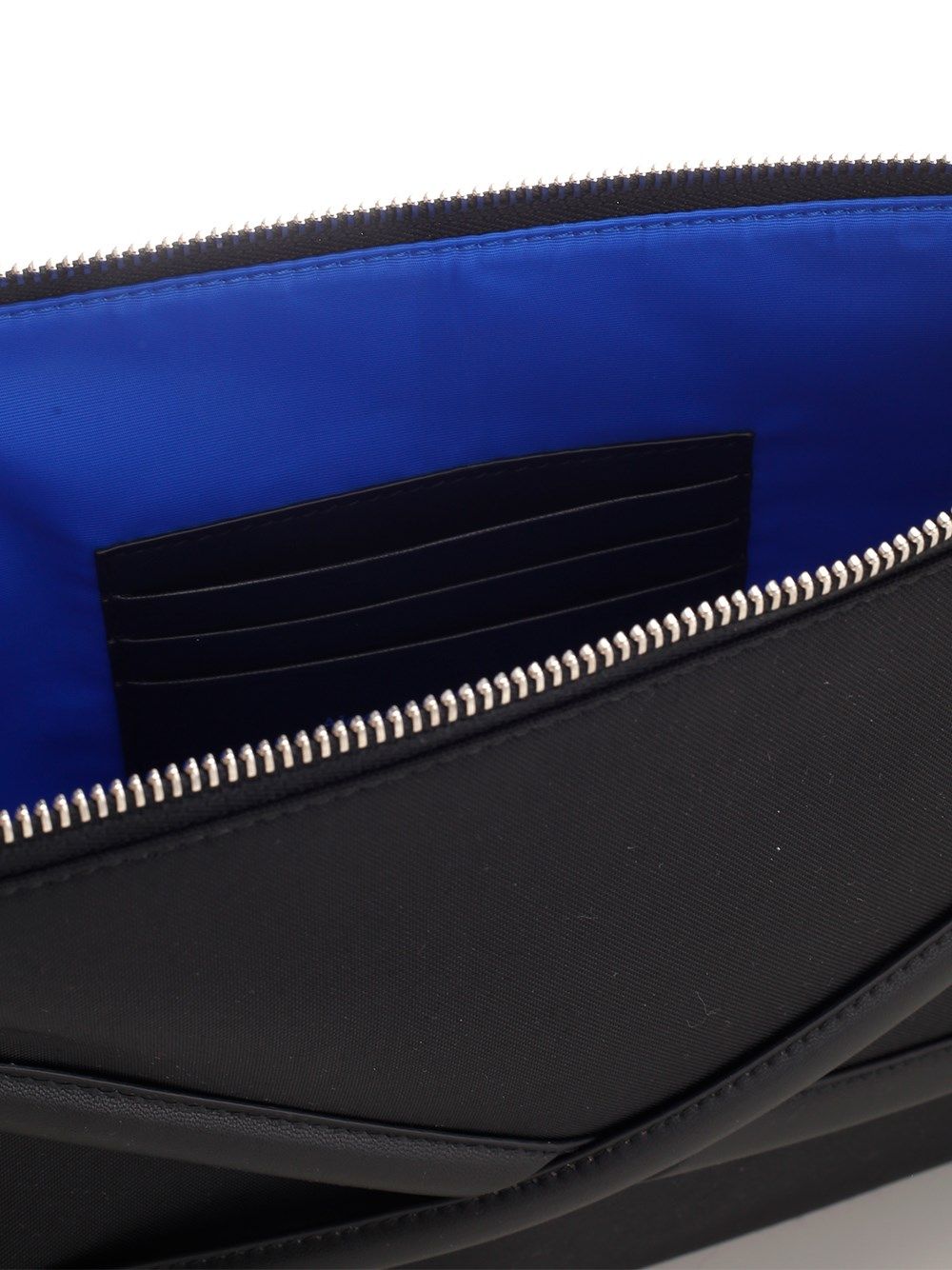 Black clutch bag with zip 7263151AALD1000 (Alexander McQUEEN / 財布・カードケース ) | Alexander McQUEEN (アレキサンダー・マックイーン)(3)