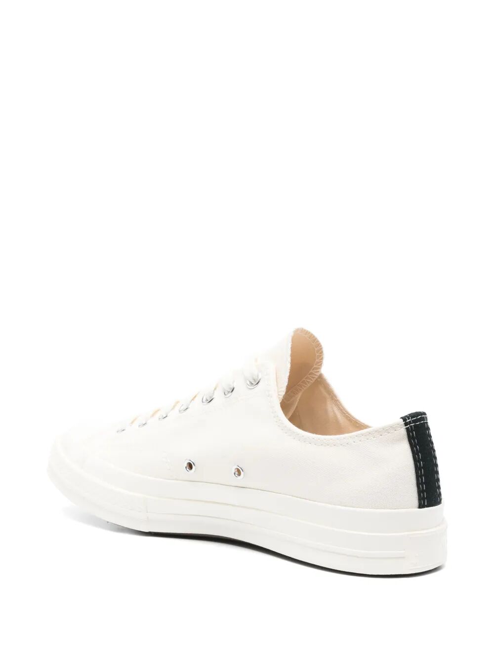 CHUCK TAILOR RED HEART LOW TOP SNEAKERS P1K128WHITE (PLAY Comme Des Garçons / スニーカー ) | PLAY Comme Des Garçons (プレイ コムデギャルソン)(2)