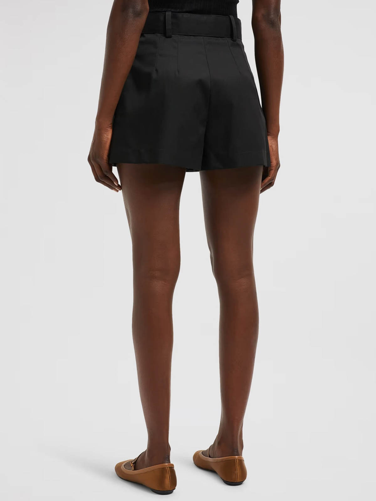 Belted Bermuda Shorts 2B0001954A36999 (Moncler / ショートパンツ ) | Moncler (モンクレール)(3)