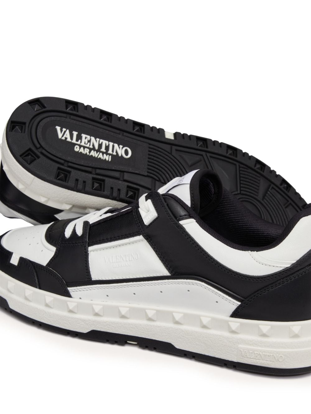 Valentino Garavani Sneakers Black YS0H43RDG0NI (Valentino Garavani / スニーカー ) | Valentino Garavani (ヴァレンティノ)(1)