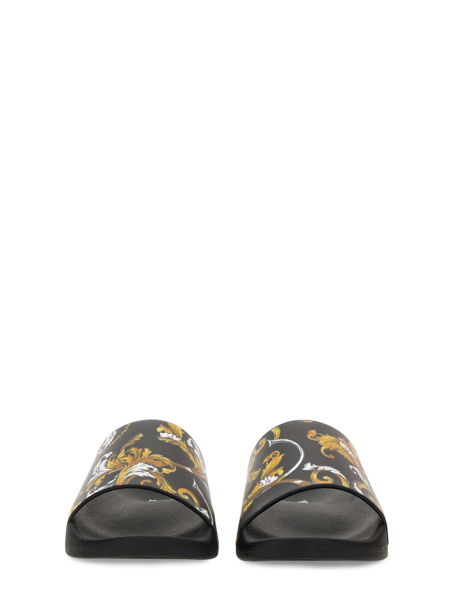 SLIDE SANDAL WITH LOGO 78VA3SQ3ZS365G89 (VERSACE JEANS COUTURE / サンダル ) | VERSACE JEANS COUTURE (ヴェルサーチェ ジーンズ クチュール)(3)